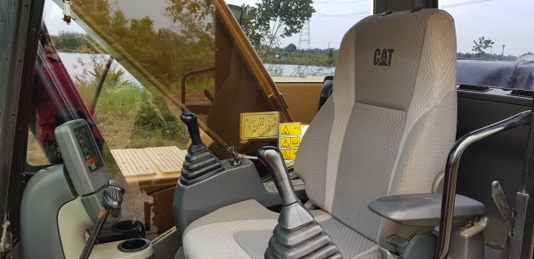 ขายรถแบ็คโฮ CAT 320D (Japan) ใช้งาน 8,478 ชั่วโมง สภาพเทพบุตร พร้อมใช้งาน