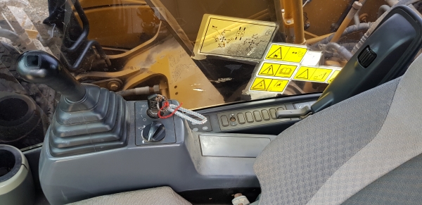 ขายรถแบ็คโฮ CAT 320D (Japan) ใช้งาน 8,478 ชั่วโมง สภาพเทพบุตร พร้อมใช้งาน