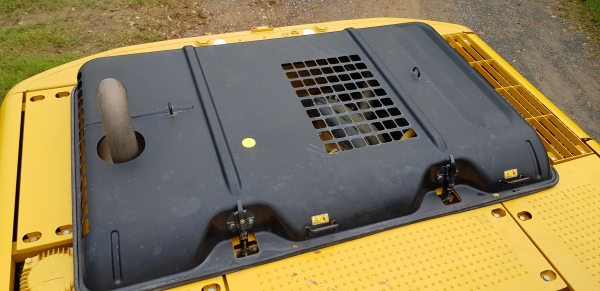 ขายรถแบ็คโฮ CAT 320D (Japan) ใช้งาน 8,419 ชั่วโมง (คันที่ 2) สภาพพร้อมใช้งาน