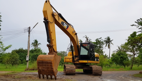 ขายรถแบ็คโฮ CAT 320D (Japan) ใช้งาน 8,419 ชั่วโมง (คันที่ 2) สภาพพร้อมใช้งาน