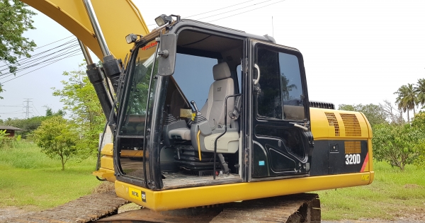 ขายรถแบ็คโฮ CAT 320D (Japan) ใช้งาน 8,419 ชั่วโมง (คันที่ 2) สภาพพร้อมใช้งาน