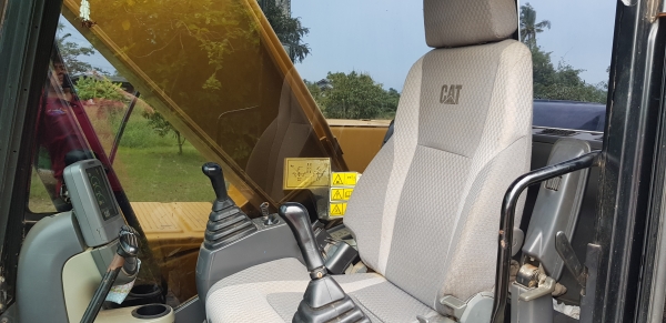 ขายรถแบ็คโฮ CAT 320D (Japan) ใช้งาน 8,419 ชั่วโมง (คันที่ 2) สภาพพร้อมใช้งาน