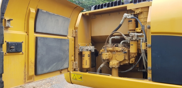 ขายรถแบ็คโฮ CAT 320D (Japan) ใช้งาน 8,419 ชั่วโมง (คันที่ 2) สภาพพร้อมใช้งาน