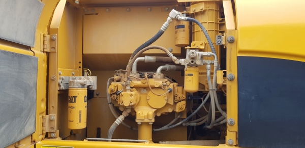 ขายรถแบ็คโฮ CAT 320D (Japan) ใช้งาน 8,419 ชั่วโมง (คันที่ 2) สภาพพร้อมใช้งาน