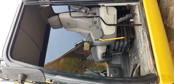 ขายรถแบ็คโฮ CAT 320D (Japan) ใช้งาน 8,419 ชั่วโมง (คันที่ 2) สภาพพร้อมใช้งาน