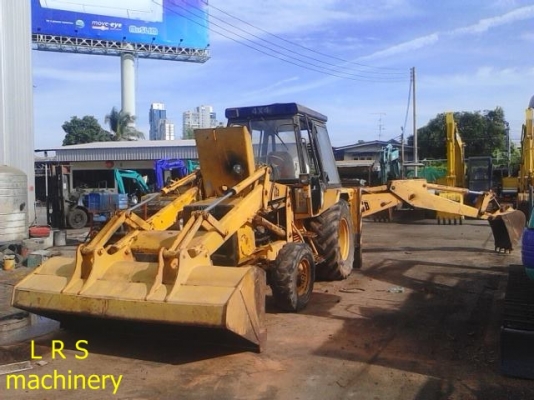 รถตักหน้าหลังขุด JCB รุ่น 3CX ( 4WD ) รถตักหน้าหลังขุด JCB รุ่น 3CX ( 4WD )