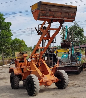 ขายด่วนรถตักมิสซูHL150Aเอวอ่อนขับ4ล้อรถนำเข้าขนาดใหญ่ตัก1.5คิวยกสูง3เมตรรถเพื่งนำเข้ายังไม่เคยใช้ในไทยเลย