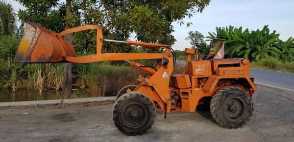 ขายด่วนรถตักมิสซูHL150Aเอวอ่อนขับ4ล้อรถนำเข้าขนาดใหญ่ตัก1.5คิวยกสูง3เมตรรถเพื่งนำเข้ายังไม่เคยใช้ในไทยเลย