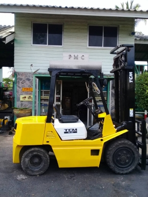 +++ ขายโฟล์คลิฟท์  T.C.M. FD30  ขนาด  3  ตัน  เครื่องยนต์ดีเซล  เสา 4  ม.  เกียร์ออโตเมติค  งา 1,070  มม.  ยางตันครับ