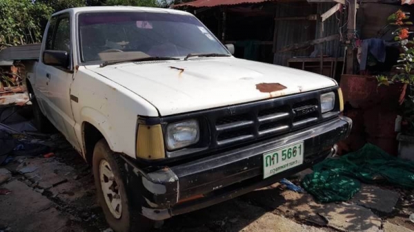 ขาย 38,000 บาท MAZDA เครื่องติด วิ่งได้ เกียร์ดี บางเดิม เอกสารเล่มทะเบียน รถอยู่ ลาดกระบัง. โทร 061