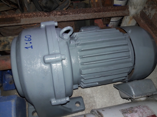 ขาย !! มอเตอร์เกียร์3แรง380v.รอบ1:60พร้อมใช้งาน