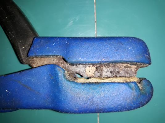 ขายปากคีบลดเชื่อมและคีบสายดินงานญี่ปุ่นทองเหลืองมือสองสภาพดีชุดสุดท้าย