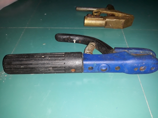 ขายปากคีบลดเชื่อมและคีบสายดินงานญี่ปุ่นทองเหลืองมือสองสภาพดีชุดสุดท้าย