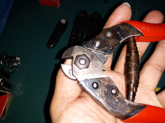 ขายคีมตัดสลิงFELCO MADE SWITZERLAND.มือสองสภาพดี