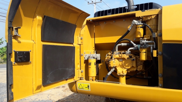 ขายรถแบ็คโฮ CAT 320D (Japan) 7 พันชั่วโมง สภาพเทพบุตร สวย พร้อมใช้งาน