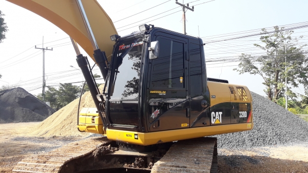 ขายรถแบ็คโฮ CAT 320D (Japan) 7 พันชั่วโมง สภาพเทพบุตร สวย พร้อมใช้งาน