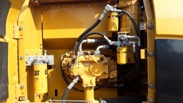 ขายรถแบ็คโฮ CAT 320D (Japan) 7 พันชั่วโมง สภาพเทพบุตร สวย พร้อมใช้งาน