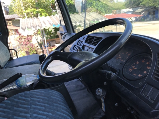 ขายรถบรรทุก 10 ล้อดั้ม  270 แรง ปี 47 กะบะดั้มใหม่ กับ ยางใหม่หมด 10 เส้น