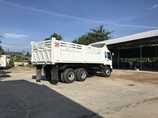 ขายรถบรรทุก 10 ล้อดั้ม  270 แรง ปี 47 กะบะดั้มใหม่ กับ ยางใหม่หมด 10 เส้น