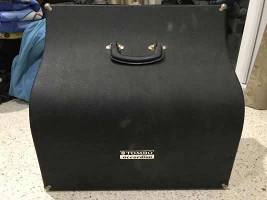 แอคคอรเดียน TOMBO เก่าญี่ปุ่นเเท้สภาพสวยกล่องครบ แอคคอรเดียน TOMBO เก่าญี่ปุ่นเเท้สภาพสวยกล่องครบ