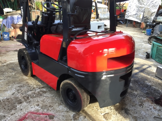 รถยกtailift 2.5ตันเครื่องเบนซิน รถยกtailift 2.5ตันเครื่องเบนซิน