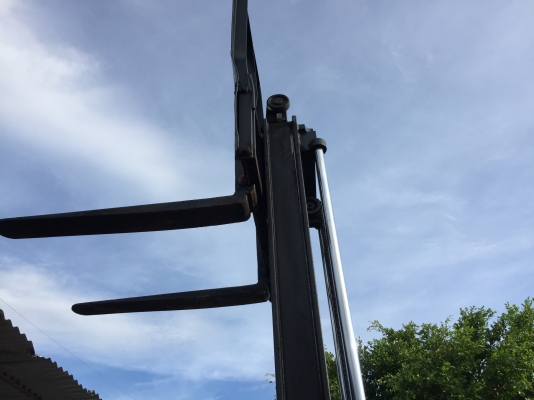 รถยกtailift 2.5ตันเครื่องเบนซิน รถยกtailift 2.5ตันเครื่องเบนซิน