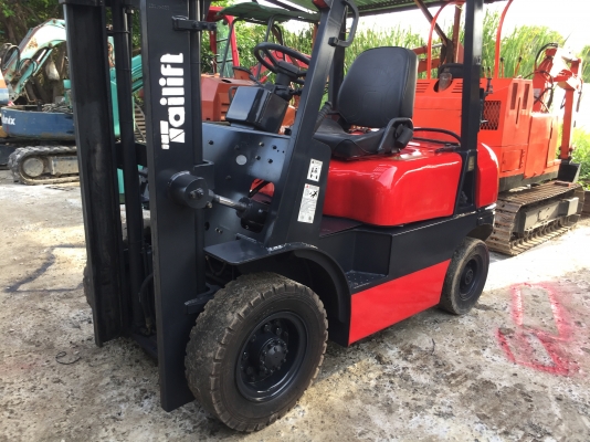 รถยกtailift 2.5ตันเครื่องเบนซิน รถยกtailift 2.5ตันเครื่องเบนซิน