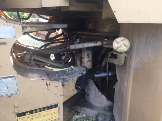 ขาย 980,000 บาท CATTERPILAR 950F เครื่องดี เกียร์ดี ปั้มแรง พร้อมใช้ เอกสารเล่มทะเบียน รถอยู่  ลำปาง 090-772-3710 090-772-3708