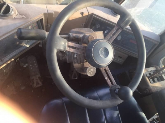 ขาย 980,000 บาท CATTERPILAR 950F เครื่องดี เกียร์ดี ปั้มแรง พร้อมใช้ เอกสารเล่มทะเบียน รถอยู่  ลำปาง 090-772-3710 090-772-3708