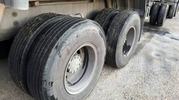 ขาย 1,295,000฿ Isuzu 270 ปี45 UERO 1 แม่ลูกดั้มอู่ ST แม่ยาว6.20ม.ลูกยาว6.80ม3เพลาแท้ แก๊ส6ถังหัวบางยางดีคัดซีสวย บันทุกของได้.29ตัน รถอยู่ราชบุรี 090-772-3710 090-772-3708