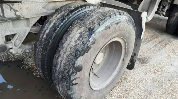 ขาย 1,295,000฿ Isuzu 270 ปี45 UERO 1 แม่ลูกดั้มอู่ ST แม่ยาว6.20ม.ลูกยาว6.80ม3เพลาแท้ แก๊ส6ถังหัวบางยางดีคัดซีสวย บันทุกของได้.29ตัน รถอยู่ราชบุรี 090-772-3710 090-772-3708