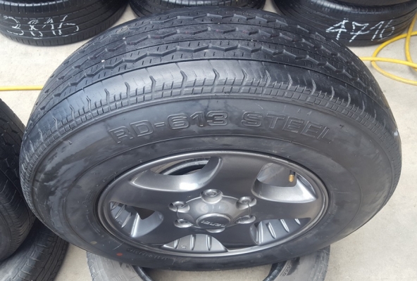 ขายล้อISUZU ขอบ15 ยาง195R15 ปี 16  4 ล้อ