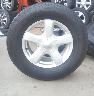 ขายล้อISUZU V Cross17 ยาง265/65/17 ปี 14  4 ล้อ
