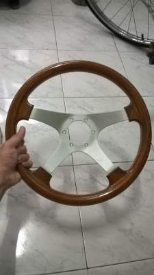 ขายพวงมาลัยไม้ PERSONAL แท้ made in italy ขนาด14นิ้ว สภาพok ราคา1900บาท โทร0924462525โส ขายพวงมาลัยไม้ PERSONAL แท้ made in italy ขนาด14นิ้ว สภาพok ราคา1900บาท โทร0924462525โส