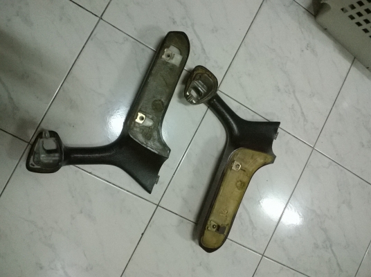 ขายมือจับในประตู BMW e30 4ประตู หนังดำ สภาพสวย ราคา1000บาท โทร0924462525โส ขายมือจับในประตู BMW e30 4ประตู หนังดำ สภาพสวย ราคา1000บาท โทร0924462525โส