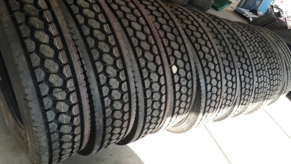 ** ราคาเส้นละ 5,200 ** ยางใหม่ 295 75R22.5 โอตานิ(ลบตรา) ผลิตปี17 ของเข้ามาไม่เยอะนะคับ