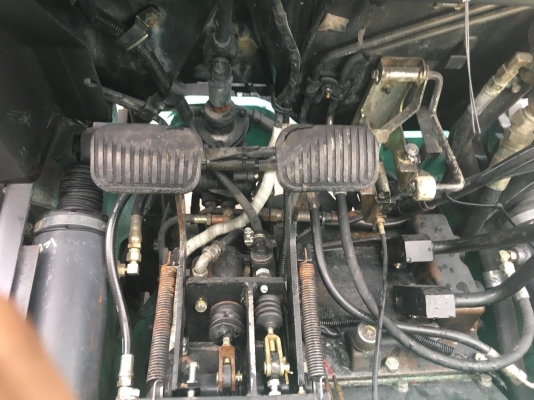 ขายรถโฟล์คลิฟท์ตักยางพาราตักทะลายปาล์ม