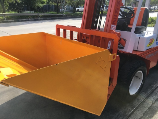 ขายรถโฟล์คลิฟท์ตักยางพาราตักทะลายปาล์ม