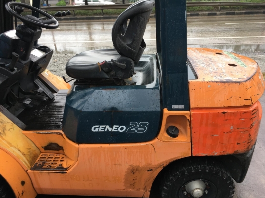 ขายรถโฟล์คลิฟท์ตักยางพาราตักทะลายปาล์มตักงานของเก่ารีไซเคิ้ล