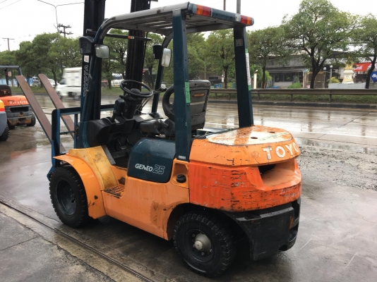 ขายรถโฟล์คลิฟท์ตักยางพาราตักทะลายปาล์มตักงานของเก่ารีไซเคิ้ล