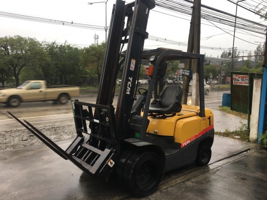ขายรถโฟล์คลิฟท์ตักยางพาราตักทะลายปาล์มตักงานของเก่ารีไซเคิ้ล
