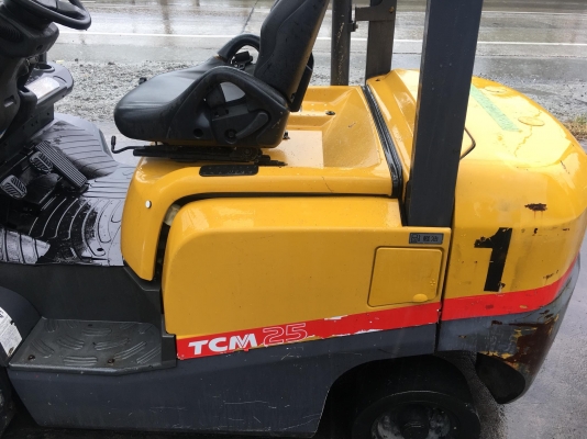 ขายรถโฟล์คลิฟท์ตักยางพาราตักทะลายปาล์มตักงานของเก่ารีไซเคิ้ล