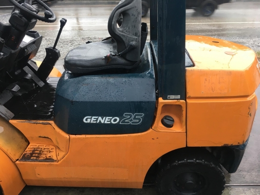 ขายรถโฟล์คลิฟท์ตักยางพาราตักทะลายปาล์มตักยางก้อนยางถ้วยขี้ยางเศษยาง