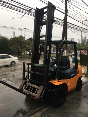 ขายรถโฟล์คลิฟท์ตักยางพาราตักทะลายปาล์มตักยางก้อนยางถ้วยขี้ยางเศษยาง