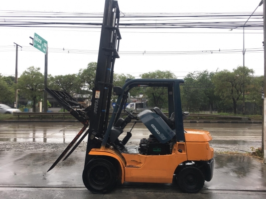 ขายรถโฟล์คลิฟท์ตักยางพาราตักทะลายปาล์มตักยางก้อนยางถ้วยขี้ยางเศษยาง