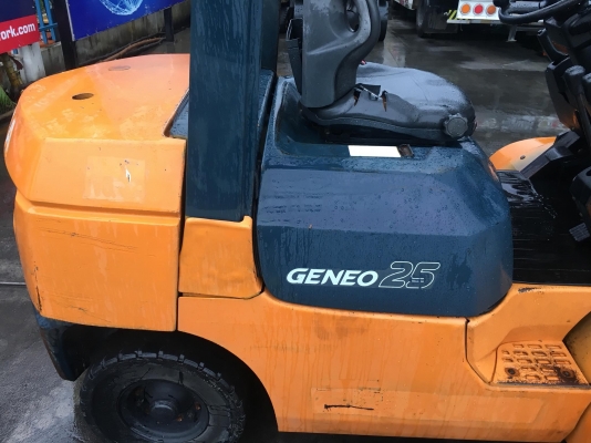 ขายรถโฟล์คลิฟท์ตักยางพาราตักทะลายปาล์มตักยางก้อนยางถ้วยขี้ยางเศษยาง