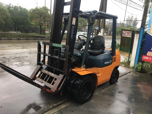 ขายรถโฟล์คลิฟท์ตักยางพาราตักทะลายปาล์มตักยางก้อนยางถ้วยขี้ยางเศษยาง