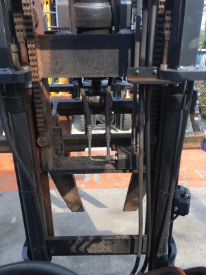 ขายรถโฟล์คลิฟท์ตักยางพาราตักยางก้อนตักยางถ้วยตักเศษยางตักทะลายปาล์มตักงานของเก่า