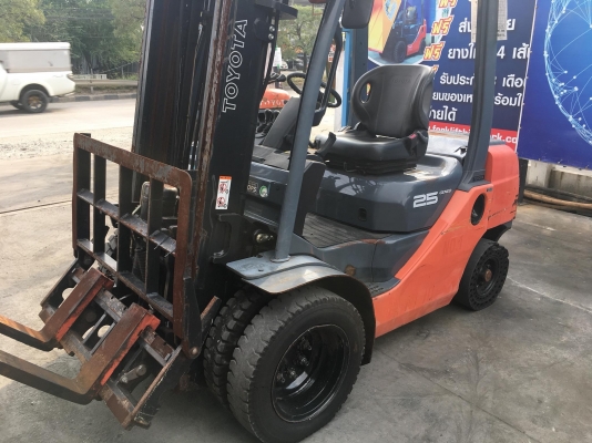 ขายรถโฟล์คลิฟท์ตักยางพาราตักยางก้อนตักยางถ้วยตักเศษยางตักทะลายปาล์มตักงานของเก่า