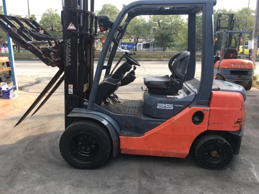 ขายรถโฟล์คลิฟท์ตักยางพาราตักยางก้อนตักยางถ้วยตักเศษยางตักทะลายปาล์มตักงานของเก่า